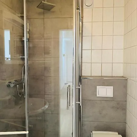 Grosszuegige Mit Grossem Wohnzimmer Im Zentrum Von *
